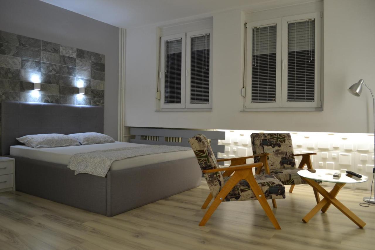 Lazarus Studio Apartment Skopje Bagian luar foto