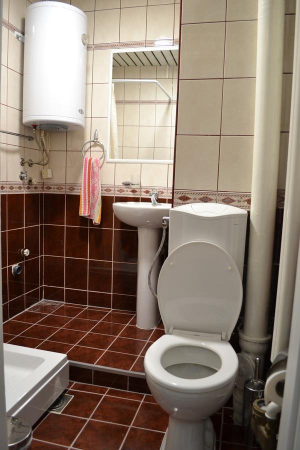 Lazarus Studio Apartment Skopje Bagian luar foto
