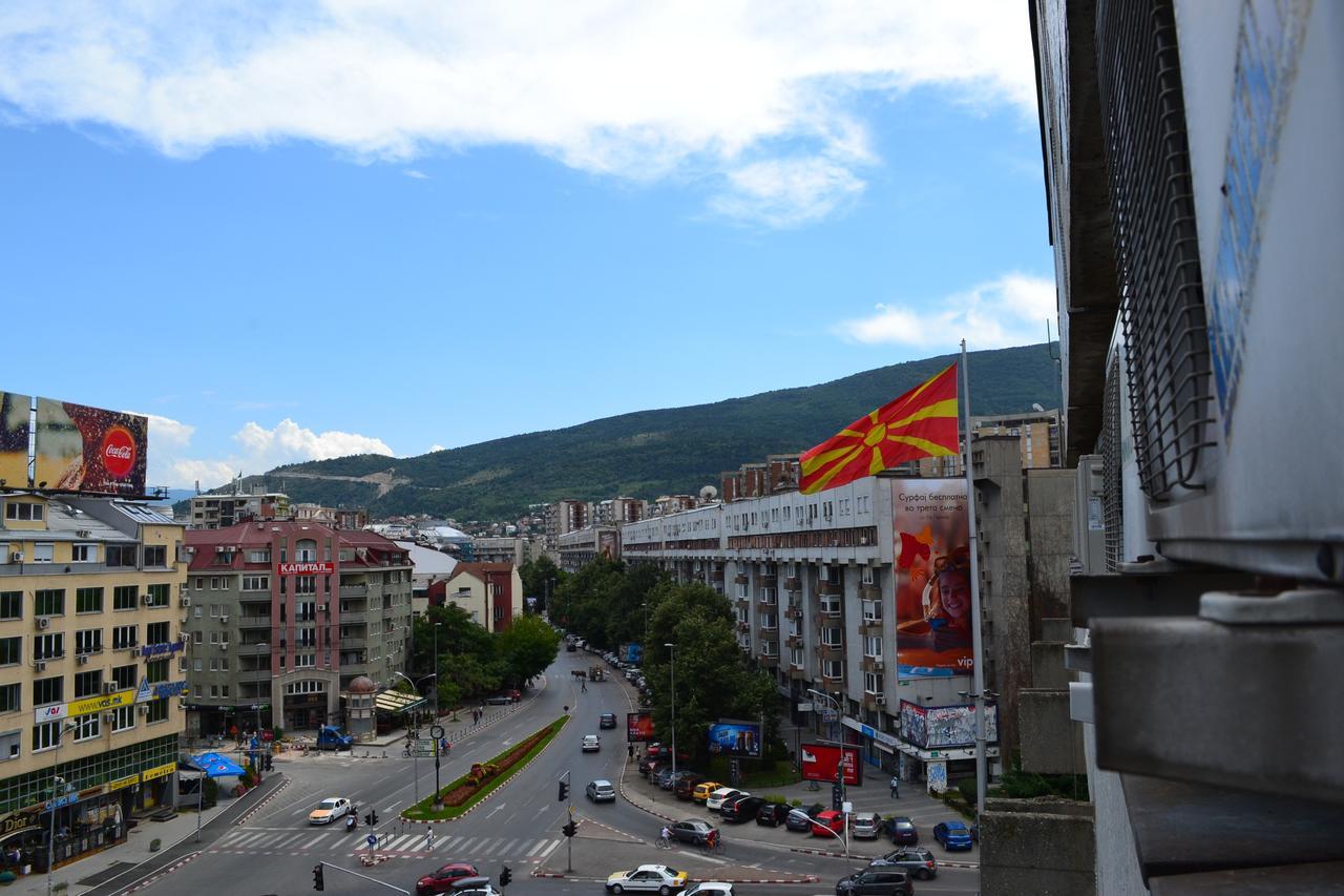 Lazarus Studio Apartment Skopje Bagian luar foto